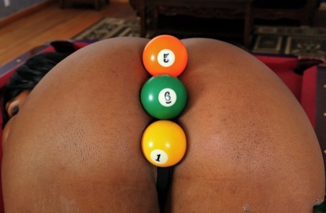 Ebony hottie Vanessa Monet shows off her big brown booty