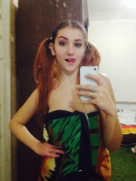 Playful babe posing naked & in sexy lingerie in her amateur selfie compilation