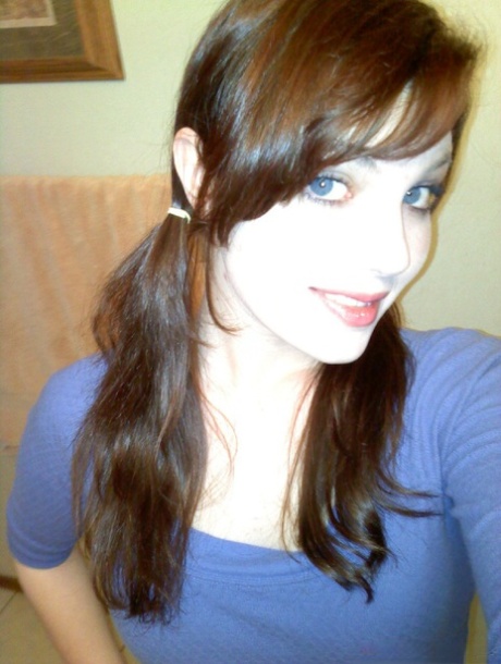 Cute ex girlfriends take nude selfies and rub each other's pussies