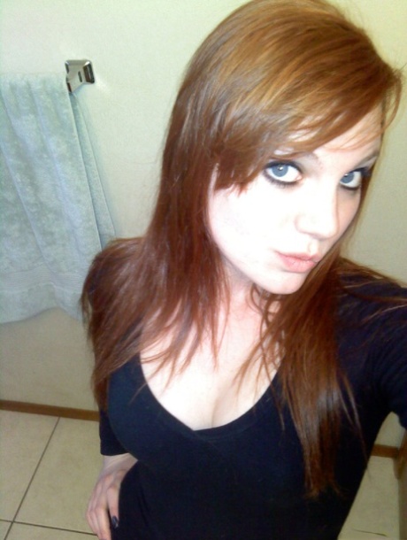 Cute ex girlfriends take nude selfies and rub each other's pussies