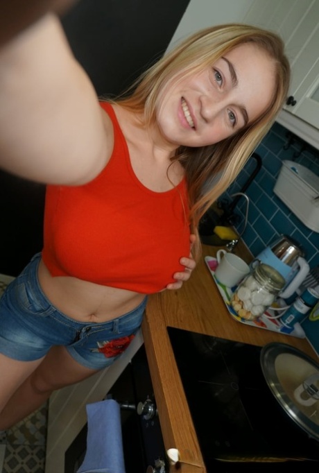 Smiley babysitter shows off her big tits & ass in her own selfie compilation