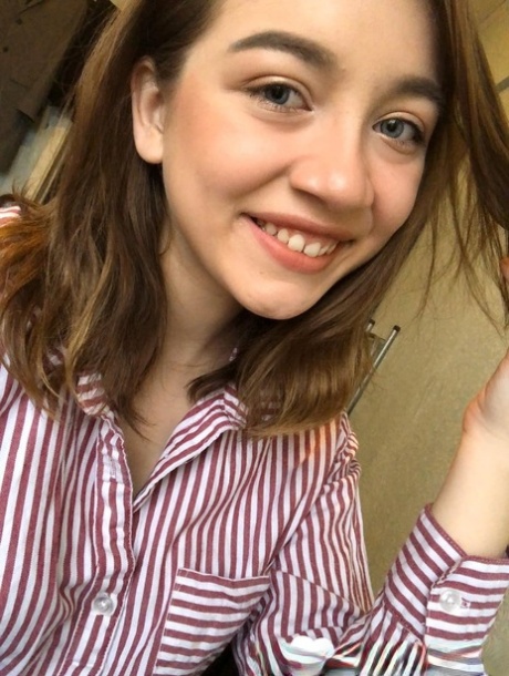 Amateur hottie teases with her lovely boobs and tasty ass in the mirror