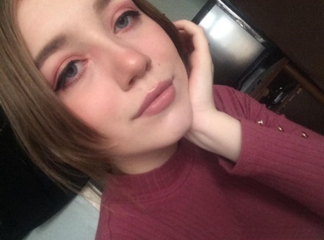 Amateur hottie teases with her lovely boobs and tasty ass in the mirror