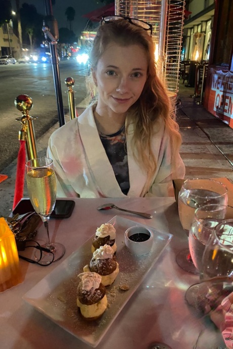 Amateur girlfriend Riley Star shows her puffy pussy and amazing booty