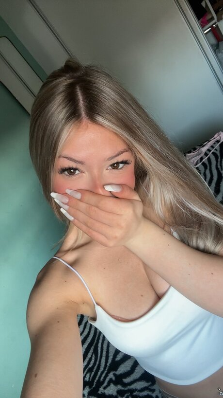 OnlyFans Hey Its Millie XX starring Hey Its Millie XX Porn XXX