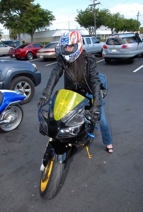 Reality sex scene featuring an incredibly raunchy busty milf