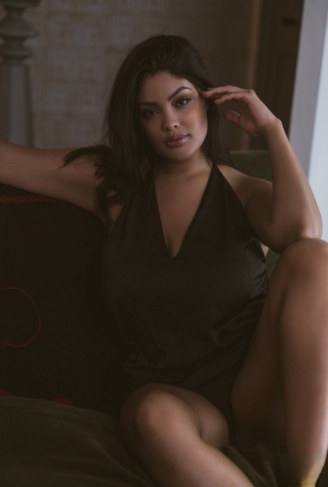 Stunning Mexican babe with big tits Jocelyn Corona showing off at her house