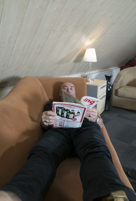 White teens Skiley Jam & Renata Fox seduce a man as old as their grandfather