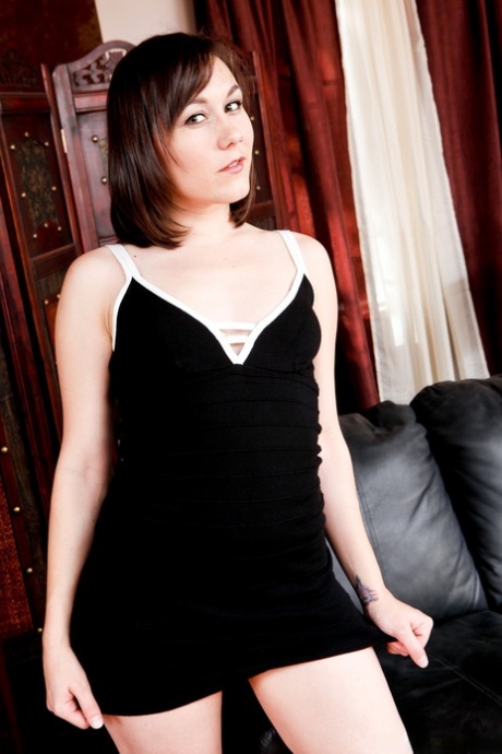 White ladies Sinn Sage & Lisa Ann model non nude together