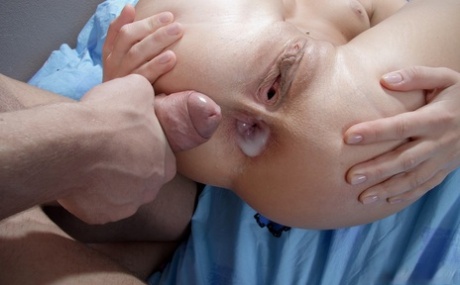 Petite flat chested Mia spreading for ass fucking & showing anal creampie