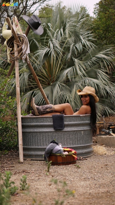 Ebony cowgirl Jenna J Foxx with juicy tits is tempted by married man