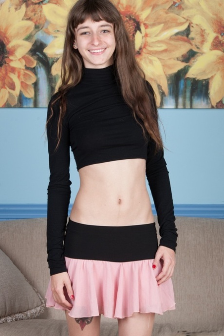 Brunette amateur Willow exposes her hairy armpits and her twat in a solo