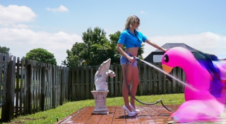 Feisty MILF with hot round butt got an awesome idea to seduce stepson