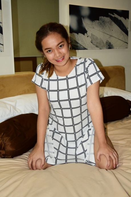 Filipina amateur Celine Umali strips & flaunts her big ass & holes up close