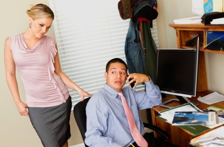 Blonde secretary Alexis Texas strips mini skirt for hot office facial