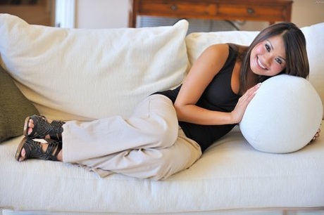 Annie Lee shows hot fake tits & gives sexy closeups spreads of her long labia