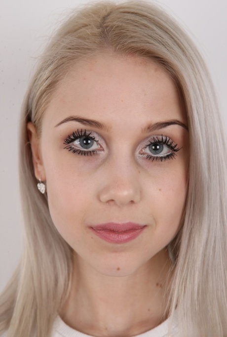 Skinny 18 year old virgin Natalia takes off her clothes to stand in the nude