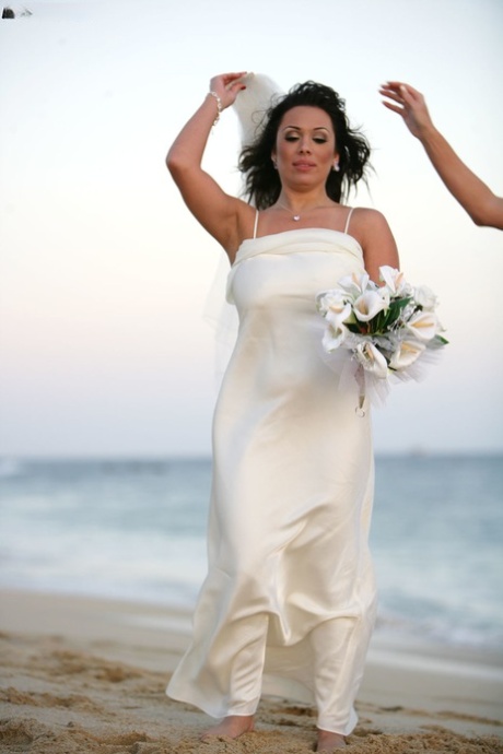 Latina bride Siena West sharing new hubby's dick with bestie Kelly Madison