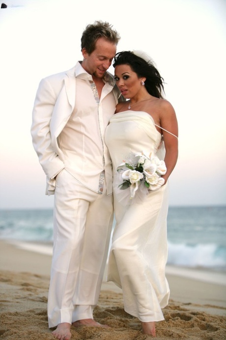 Latina bride Siena West sharing new hubby's dick with bestie Kelly Madison