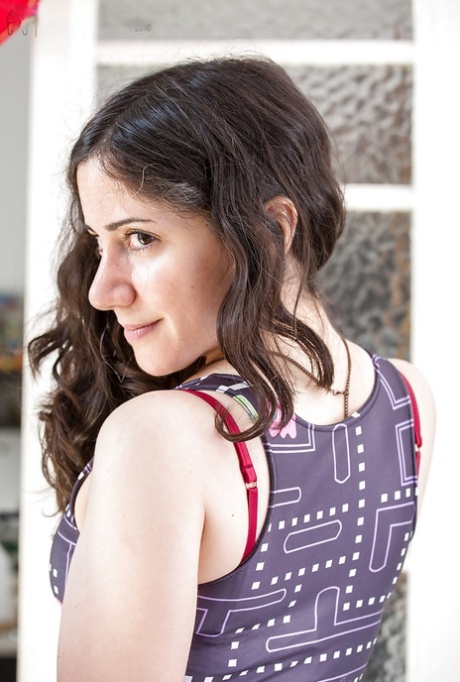 Nerdy amateur chick Irene A stripping naked in her office