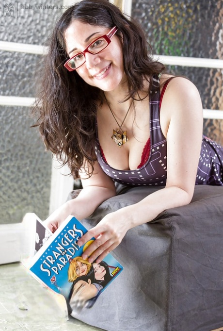 Nerdy amateur chick Irene A stripping naked in her office