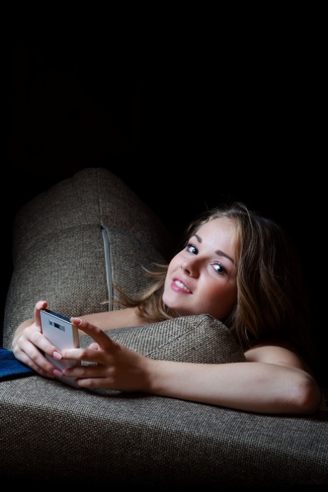 Cute teen Jeff Milton exposes her petite figure and poses naked