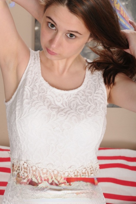 Brunette amateur with big tits Elektra Rose spreads her tasty twat in a solo