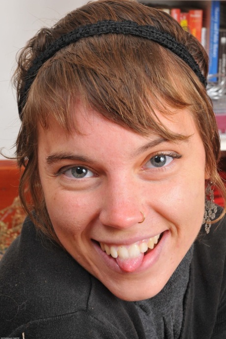 Curvy amateur Artemisia shows off her big booty & spreads her hairy pussy