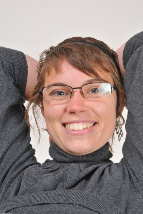 Curvy amateur Artemisia shows off her big booty & spreads her hairy pussy