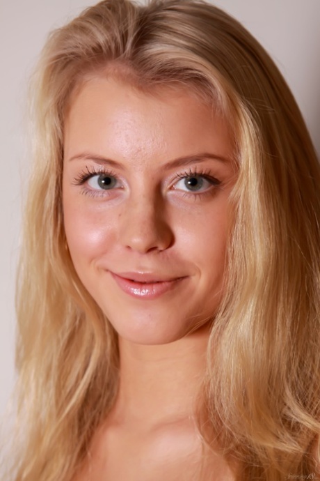 Stunning 18 featuring Barbara D Nude Images