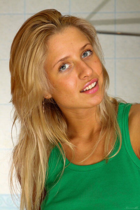 Stunning 18 performed by Margaret B Porn XXX