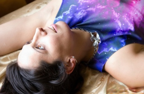 Solo girl Jade Winters shows off her manicured pubes after stripping naked