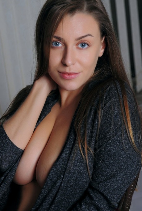 Beautiful teen Josephine B bares her great tits and twat before blowing a kiss