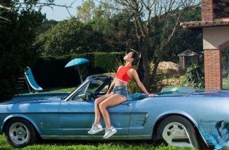 Brunette pornstar Apolonia moans as she loses her anal virginity