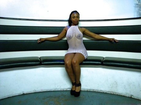 Leggy Afrikan amateur Lola-Marie baring bit tits and booty while undressing