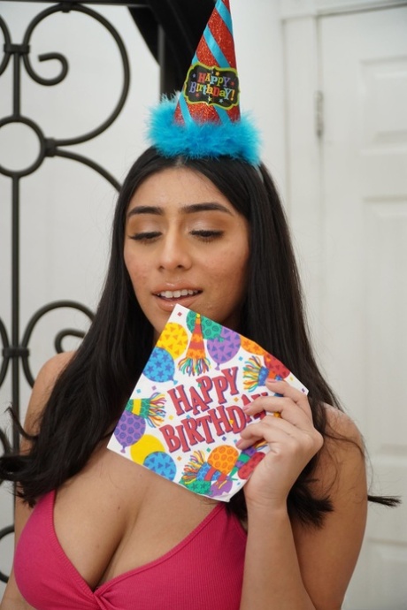 Hottie Violet Myers reveals her huge naturals & blows dick as a birthday gift